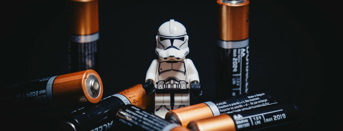 Lego batterien smartphone konzentration arbeit header