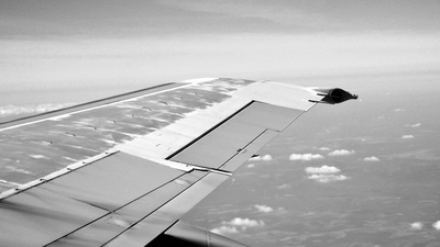Middle flugzeug in luft abenteuer auslandserfahrung