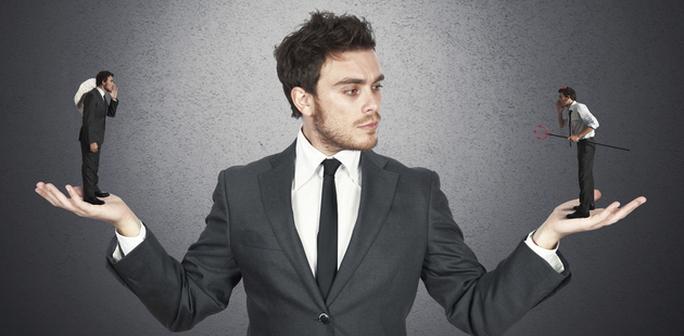 Big mehr produktivit t mann im anzug zwischen engel und teufel