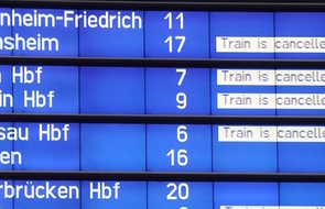 Small deutsche bahn zu ge mit verspa tung