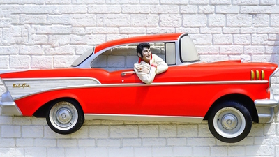 Middle rockstar elvis presley