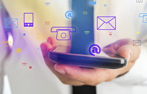 Small e mail businessmann smartphone