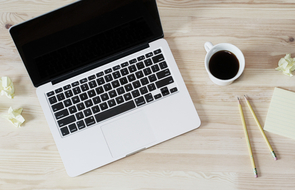Small laptop auf tische to do list