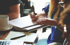Small leuten an tische 8 sales skills die jeder braucht
