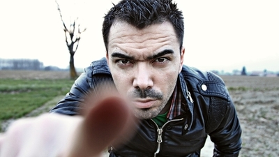 Middle man mit hand was erwarten sie