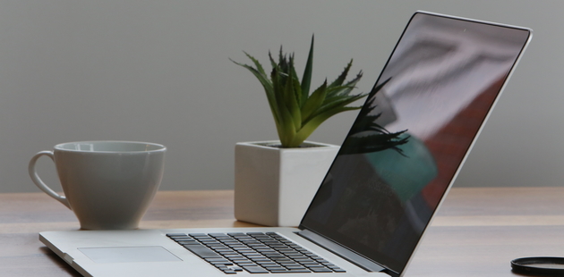 Big notebook mit kaffee   cv fails