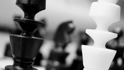 Middle black and white game match chess 3