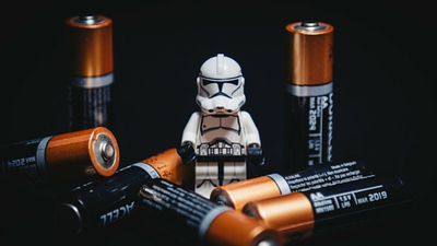 Middle lego batterien smartphone konzentration arbeit vorschau