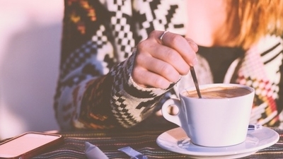 Middle restaurant person woman coffee 1