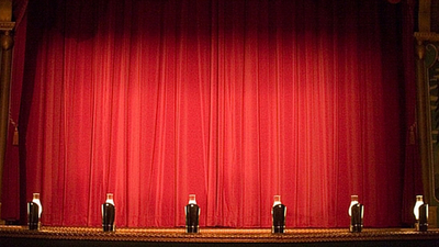 Middle buehne roter vorhang erwartung arbeitgeber preview